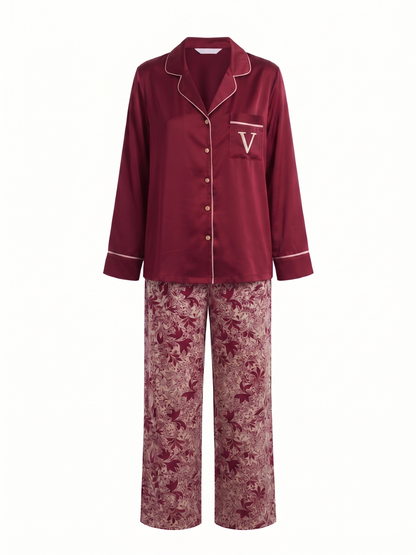 Pyjama satin bordeaux et motifs