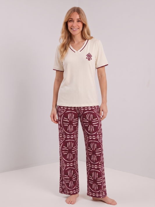 Ensemble bordeaux à motifs ethniques