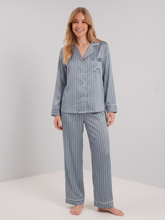 Pyjama en satin gris à rayures