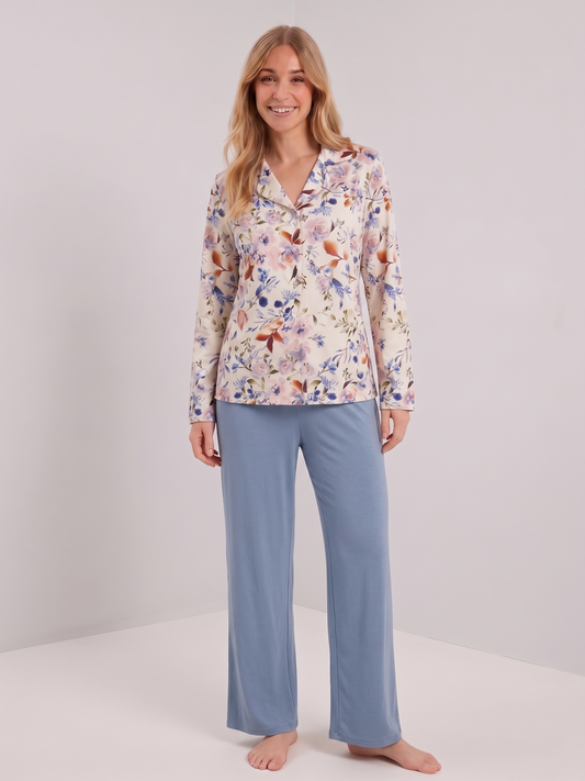Pyjama fleuri et bleu ciel