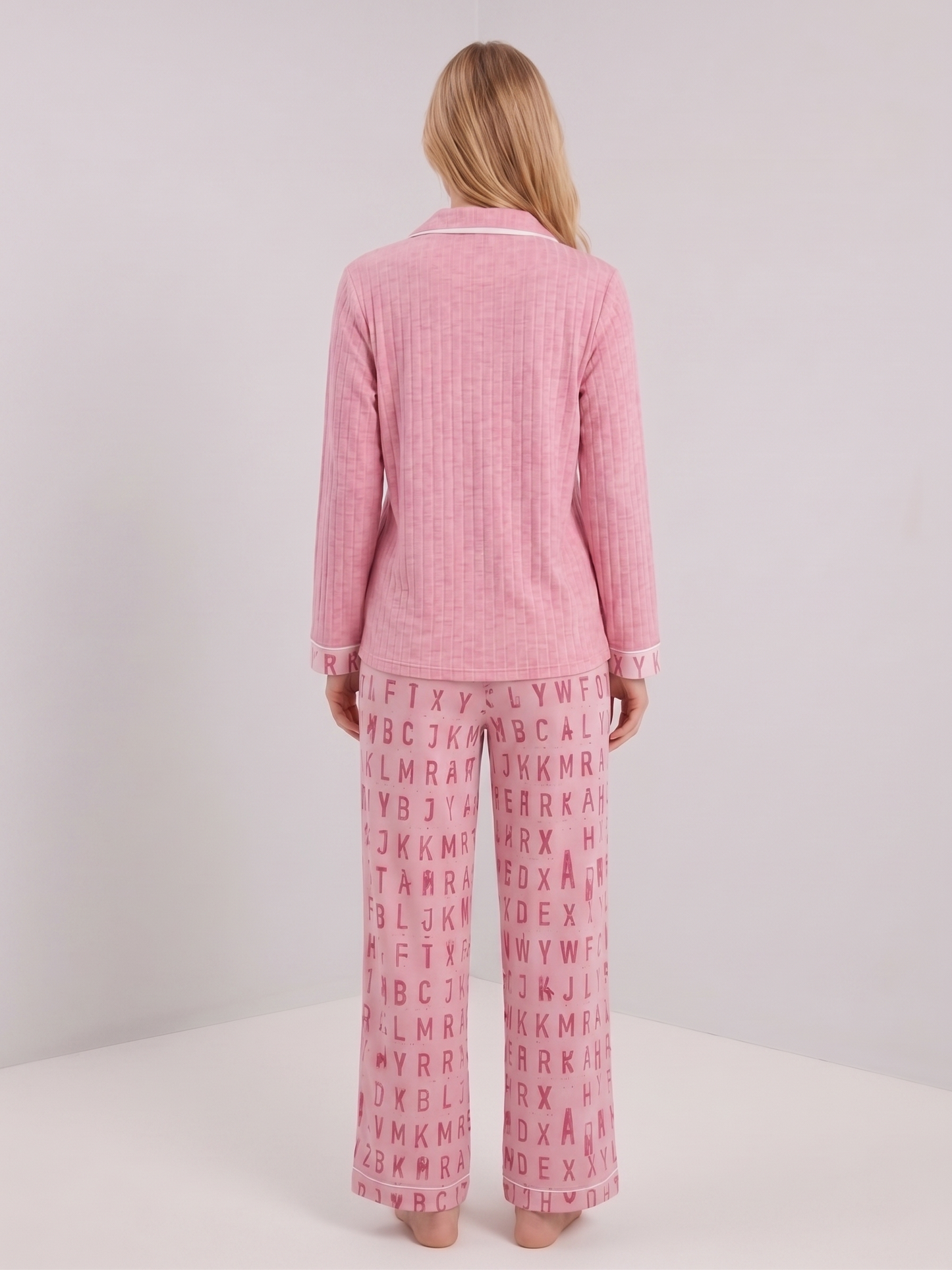 Pyjama rose à motif alphabet