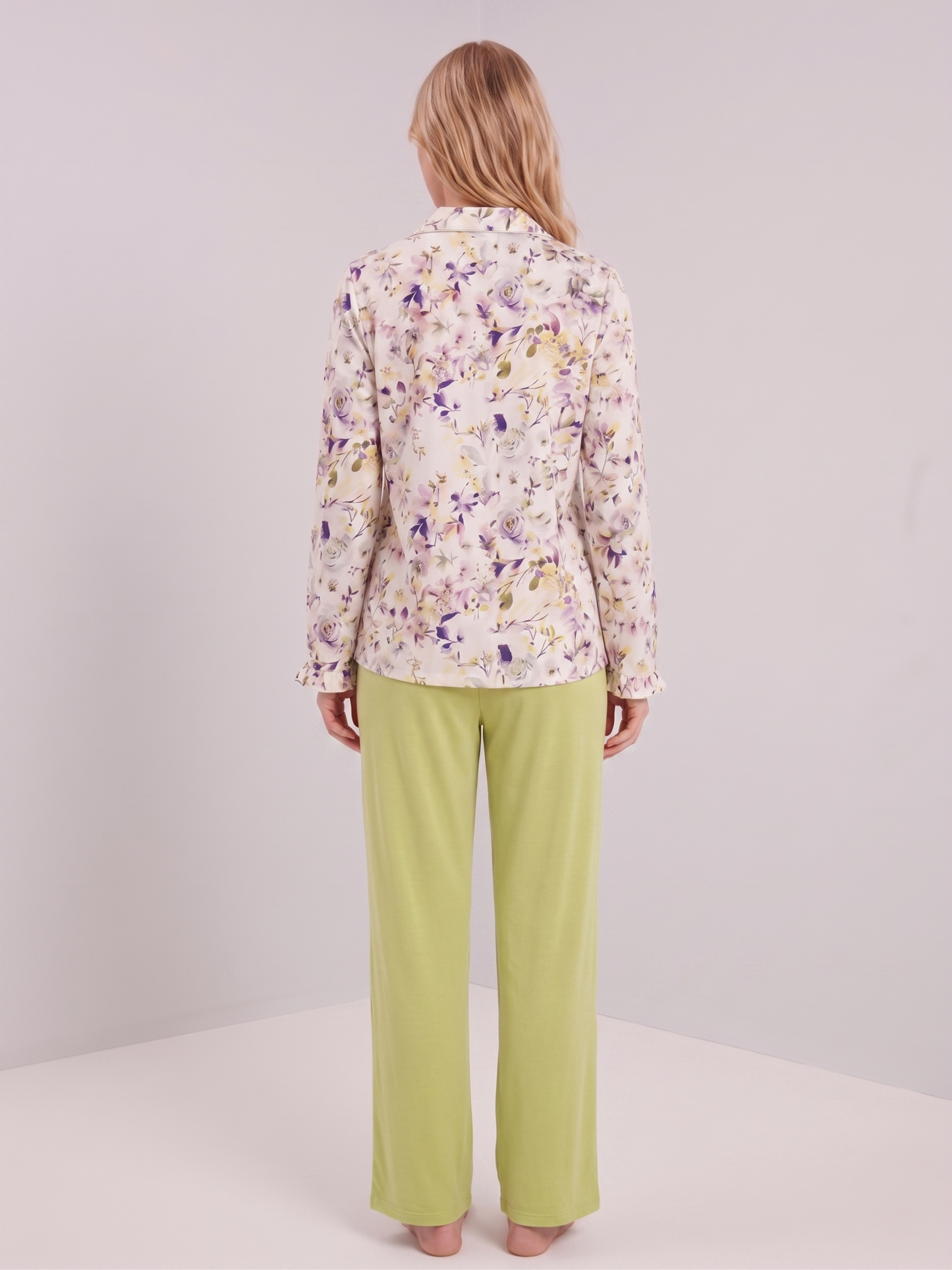 Pyjama fleuri et vert pomme