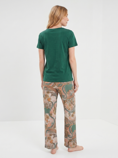 Ensemble t-shirt vert et pantalon cachemire