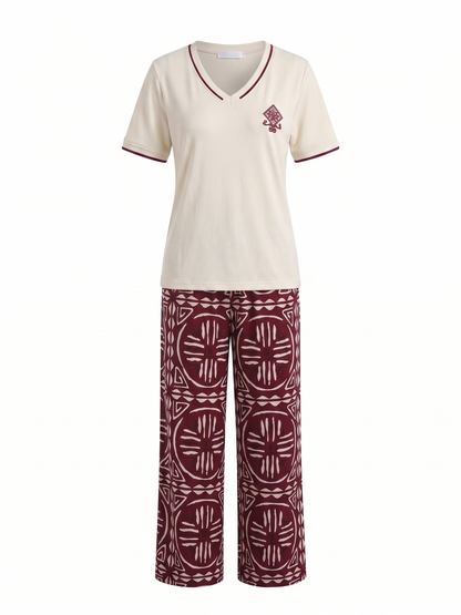 Ensemble bordeaux à motifs ethniques
